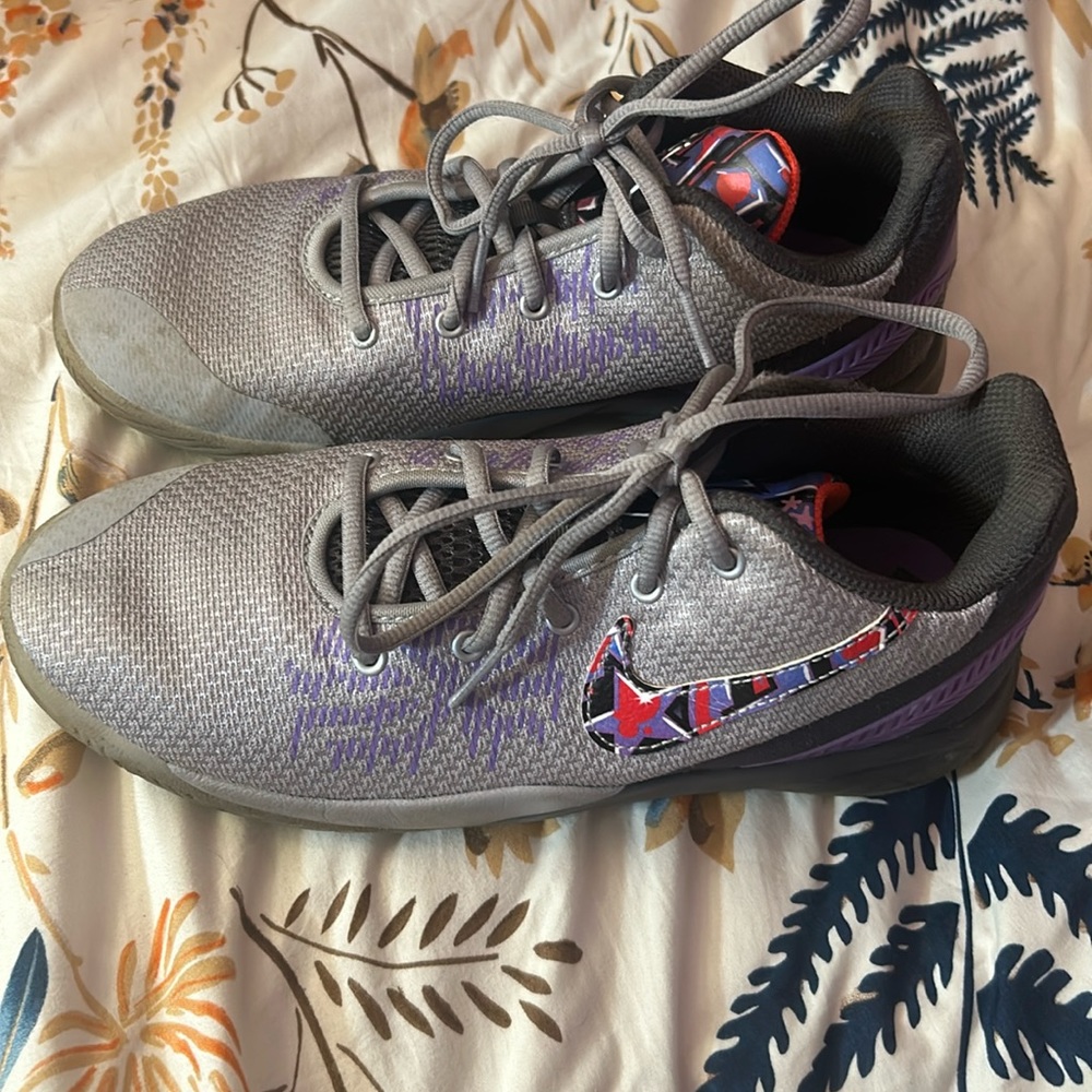 Nike Kyrie Flytrap Youth Basketball Shoes